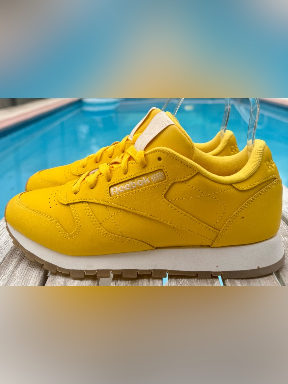 REEBOK CLASSIC LEATHER SNEAKERS “TOXIC YELLOW GUM” WOMENS SIZE 6.5~NEW